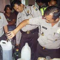 Pabrik Miras Oplosan Digerebek Polres Surabaya Selatan