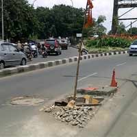 Awas! Ada Lubang di Jalan Jakarta
