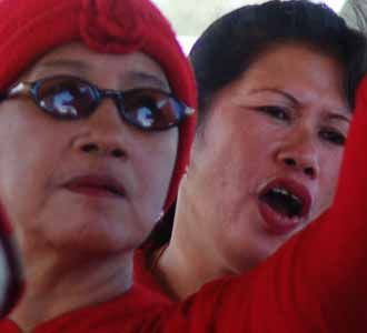 Warga Miskin Kecam  Bank Century