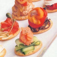 Menyajikan Crackers Plus