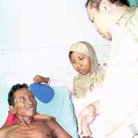 Bupati Lumajang Santuni Korban Roket Nyasar