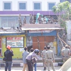 Pemilik Berdalih Kafe Dibuka Khusus Teman