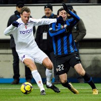 Milito Dekatkan Inter ke Puncak