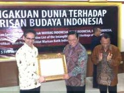 Menbudpar Wajibkan Hotel dan Kedubes Pasang Batik, Wayang & Keris