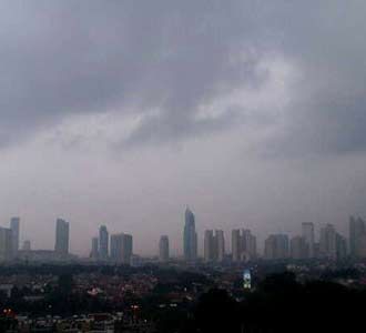 Mendung Payungi Jakarta