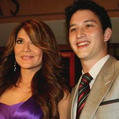 Tamara Bleszynski-Mike Lewis Resmi Menikah 