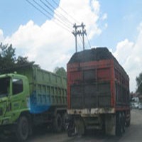 Jalan Raya Jonggol Berlubang Hampir Menyerupai Sawah