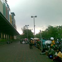 Pengunjung dan Karyawan Dievakuasi