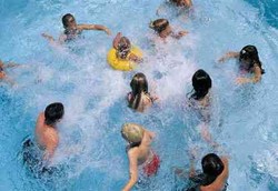 Berenang dan Oral Seks Dijamin Tak Bikin Hamil