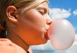 Permen Karet Cegah Kerusakan Gigi