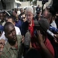 Bill Clinton Minta Maaf Atas Keterlambatan Bantuan