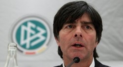 Kontrak Belum Jelas, Loew Fokus ke Tim