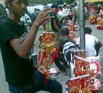Pedagang Kagetan Marak Jelang Imlek
