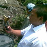 Jepret! Ayi Foto Longsor Pakai Ponsel