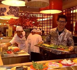 Ferry Salim Buka Restoran Jepang