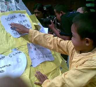 Siswa TK Peringati Hari Pers