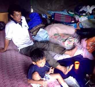 Korban Benteng Ambrol Masih Mengungsi