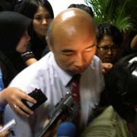 7 Penyidik KPK Obok-obok Kantor Myra dan Ktut 