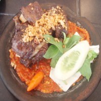 Uenaak Tenan Iga Penyet Suroboyo!