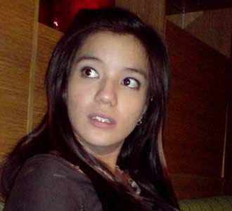 Sheila Marcia Makan di Mal