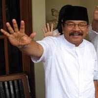 Setahun Pimpin Jatim, Pakde Karwo Benahi Layanan Publik