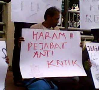 Wartawan Tolak Pejabat Antikritik