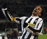 Juve Masih Mungkin Finis Empat Besar