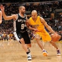 Minus Kobe, Lakers Tundukan Spurs