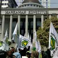 FBR & Garis Desak MK Tolak Uji Materi UU Penistaan Agama