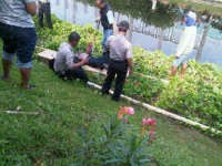 Seorang Kuli Bangunan Berkaos Hitam Tewas di Kali PIK