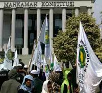 Garis Demo MK