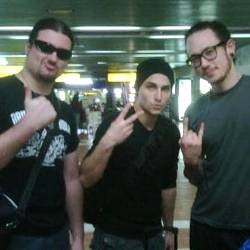 Tiba di Jakarta, Trivium Cari Nasi Padang