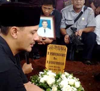 Adjie Massaid Berduka