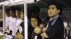 Kebijakan Dikritik, Maradona Cuek 