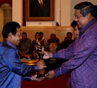 42 Kepala Daerah Dapat Penghargaan