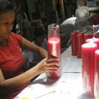 Meracik Lilin Sejak Era 50-an