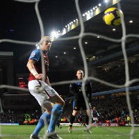 Di Balik Gol Bunuh Diri Lawan MU