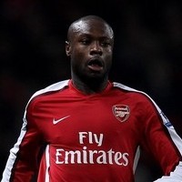 Arsenal-Gallas Tunggu Wenger Bersikap