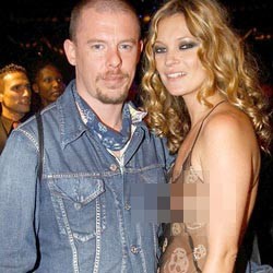 Selebriti Menangisi Kepergian Alexander McQueen