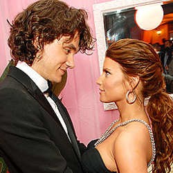 John Mayer: Jessica Simpson Luar Biasa di Ranjang