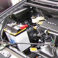 Tips Menghidupkan Mesin Mobil dengan Baterai Lain