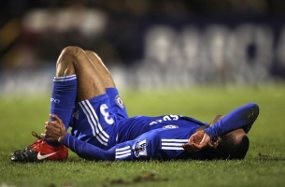 Patah Engkel, Ashley Cole Out Tiga Bulan