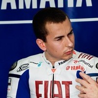 Cedera, Lorenzo Absen di Sepang