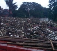 Sampah Menggunung di Jembatan Kalibata, Lalin Tersendat