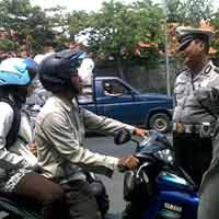 Oknum Marinir Aniaya Sopir Truk