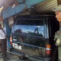 Daihatsu Taft Labrak 4 Motor dan 1 Mobil