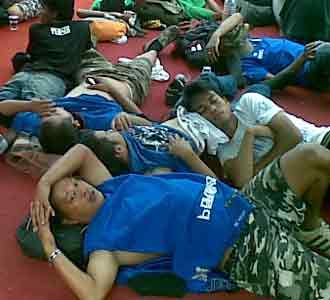 Suporter Viking menginap di YSS