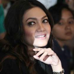 Bella Saphira Pasrah Diminta Pamer Bokong