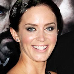 Emily Blunt Tolak Twitter
