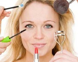 Ini Dia Trik Melangsingkan Wajah!